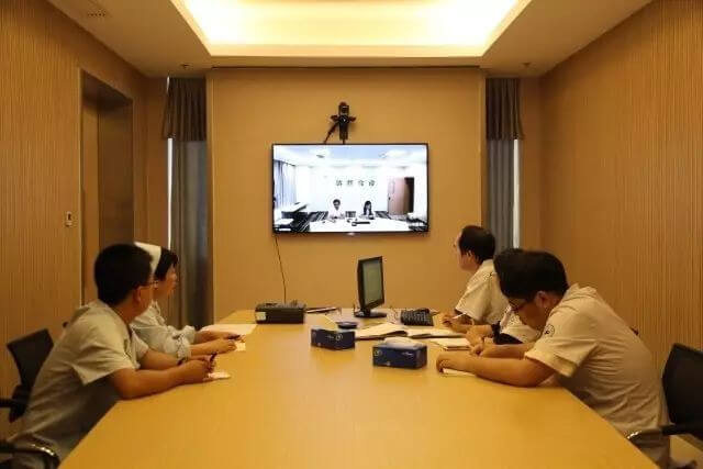 （通過億聯視頻會議系統進行遠程協作)