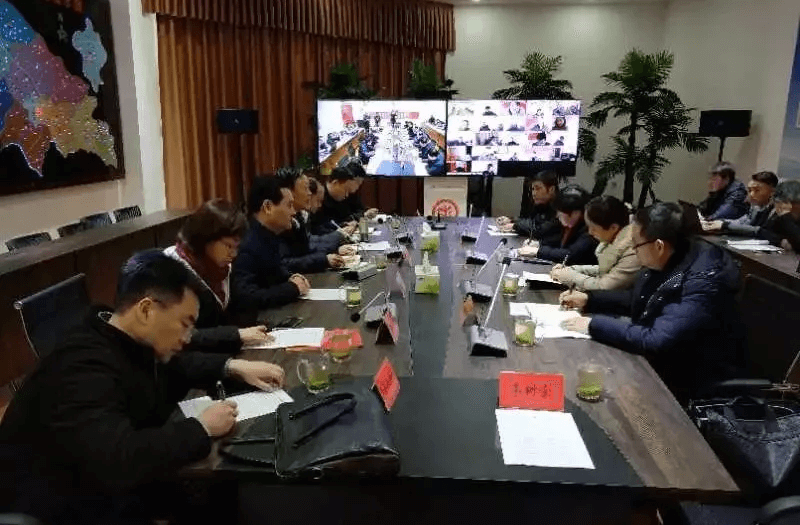 (黨員干部用億聯“云+端”視訊開會)