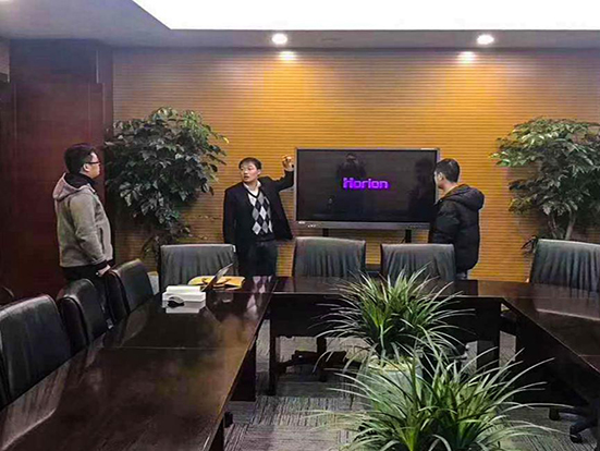 皓麗智能會(huì)議一體機(jī)推動(dòng)工商、華夏、光大等銀行服務(wù)升級(jí)