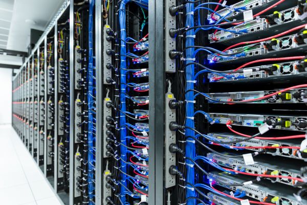 2024年云服務器出貨將占服務器和存儲系統市場74%